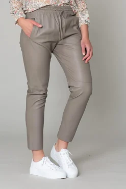 Pantalon Femme Oakwood Gift Mastic 518