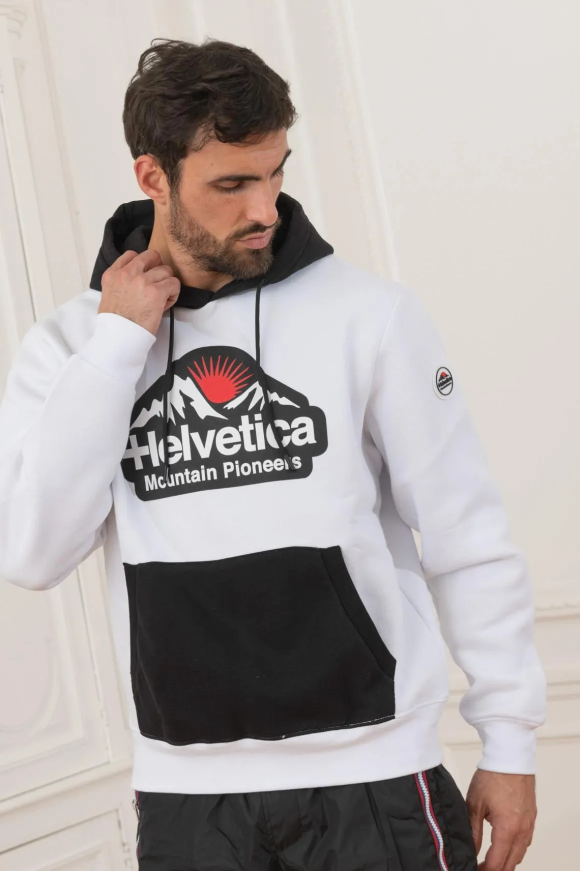 Pull/Sweatshirt Homme Helvetica Mountain Pioneers Wingo White