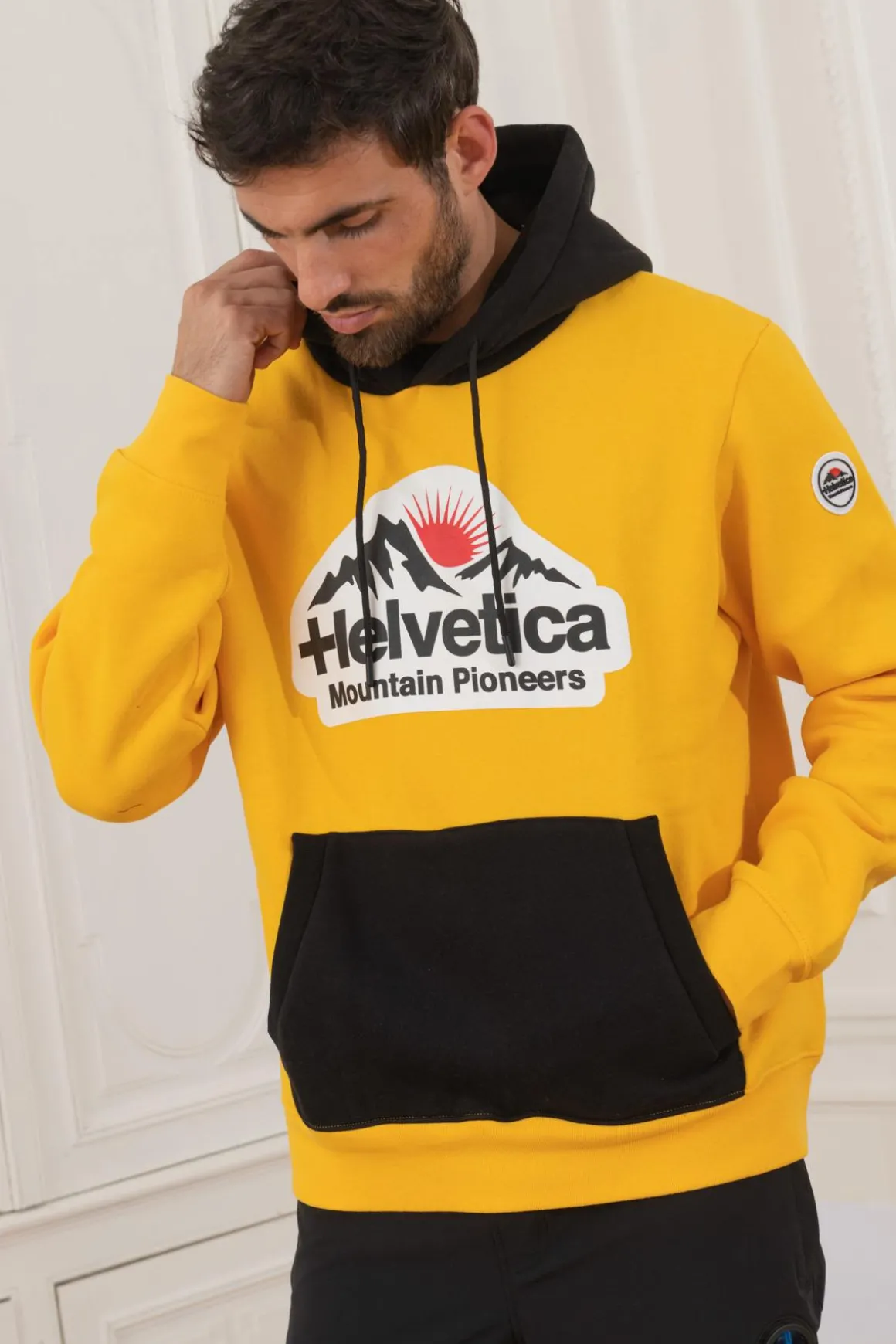 Pull/Sweatshirt Homme Helvetica Mountain Pioneers Wingo Yellow